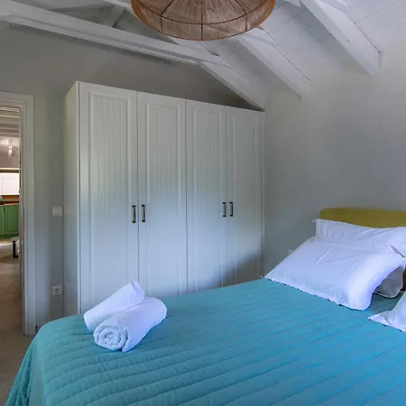 Olive Grove By The Sea 30m From The カルダミリ