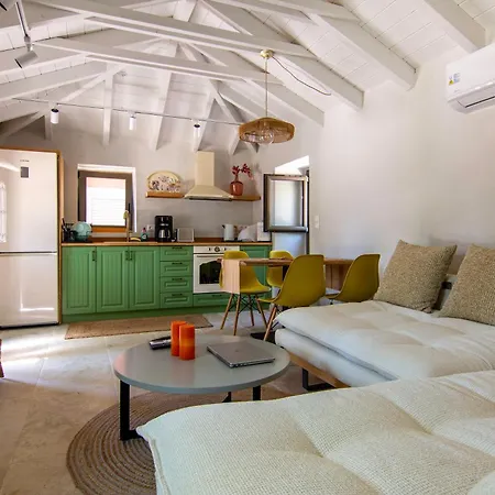 Hébergement de vacances Olive Grove By The Sea 30m From The *