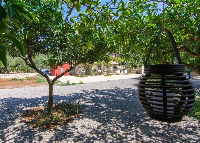 בית נופש Olive Grove By The Sea 30m From The קרדמילי