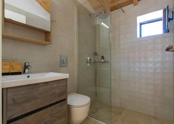 Hébergement de vacances Olive Grove By The Sea 30m From The